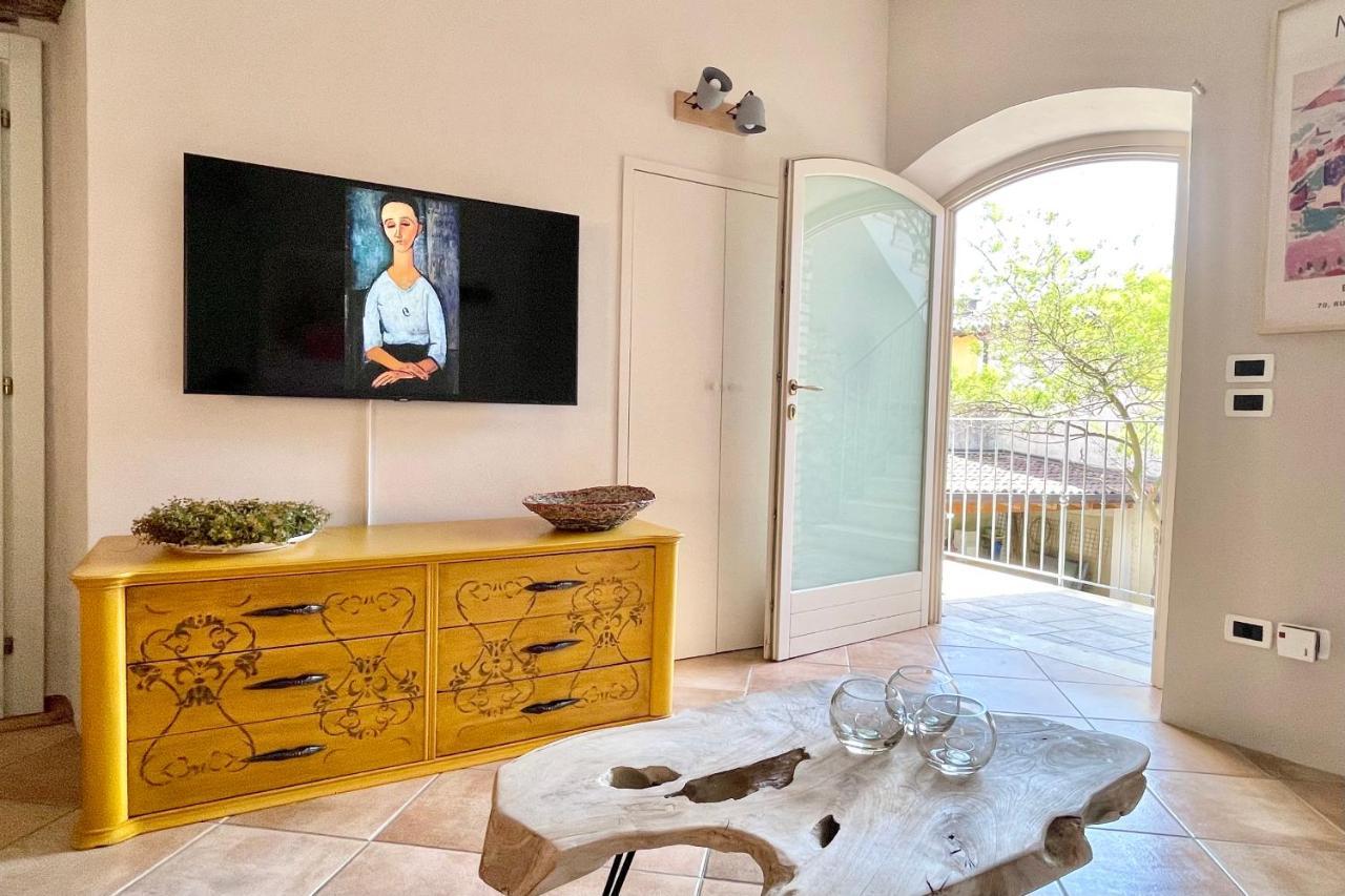 Borgo Dei Sogni Appartement San Felice del Benaco Buitenkant foto