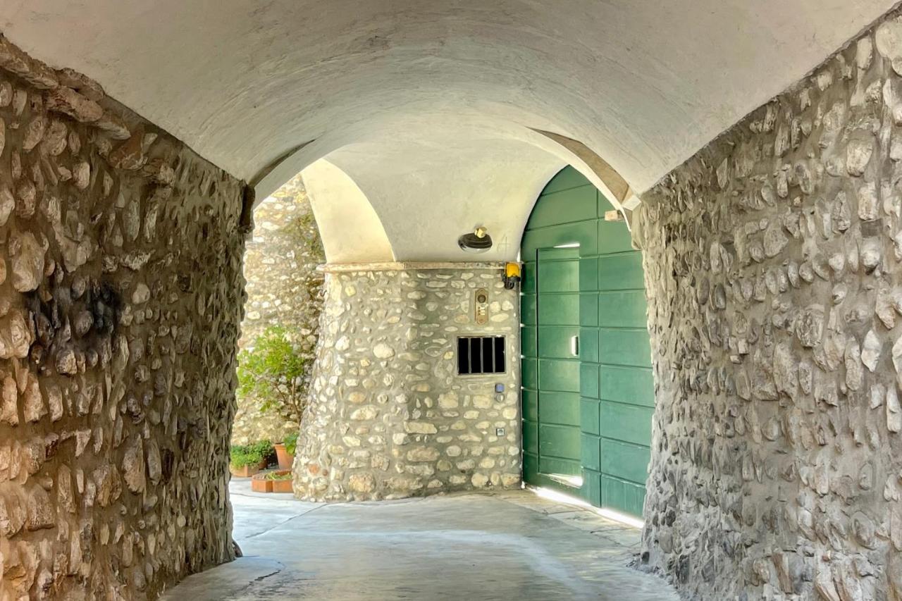 Borgo Dei Sogni Appartement San Felice del Benaco Buitenkant foto