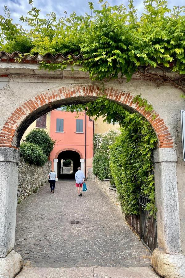 Borgo Dei Sogni Appartement San Felice del Benaco Buitenkant foto