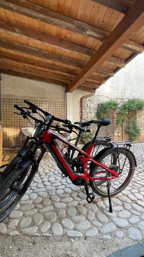Borgo Dei Sogni Appartement San Felice del Benaco Buitenkant foto