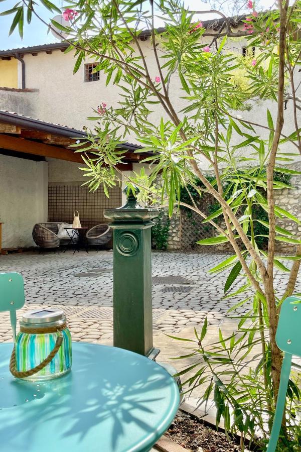Borgo Dei Sogni Appartement San Felice del Benaco Buitenkant foto