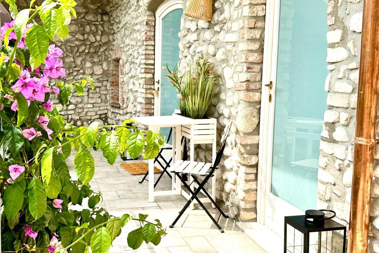 Borgo Dei Sogni Appartement San Felice del Benaco Buitenkant foto
