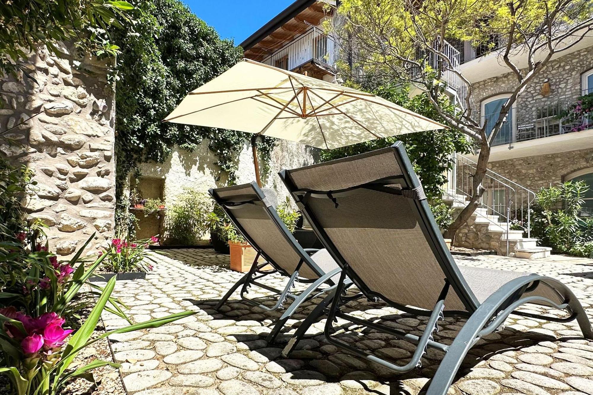 Borgo Dei Sogni Appartement San Felice del Benaco Buitenkant foto